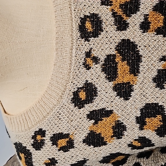 Sweater - Picture 2 of 2